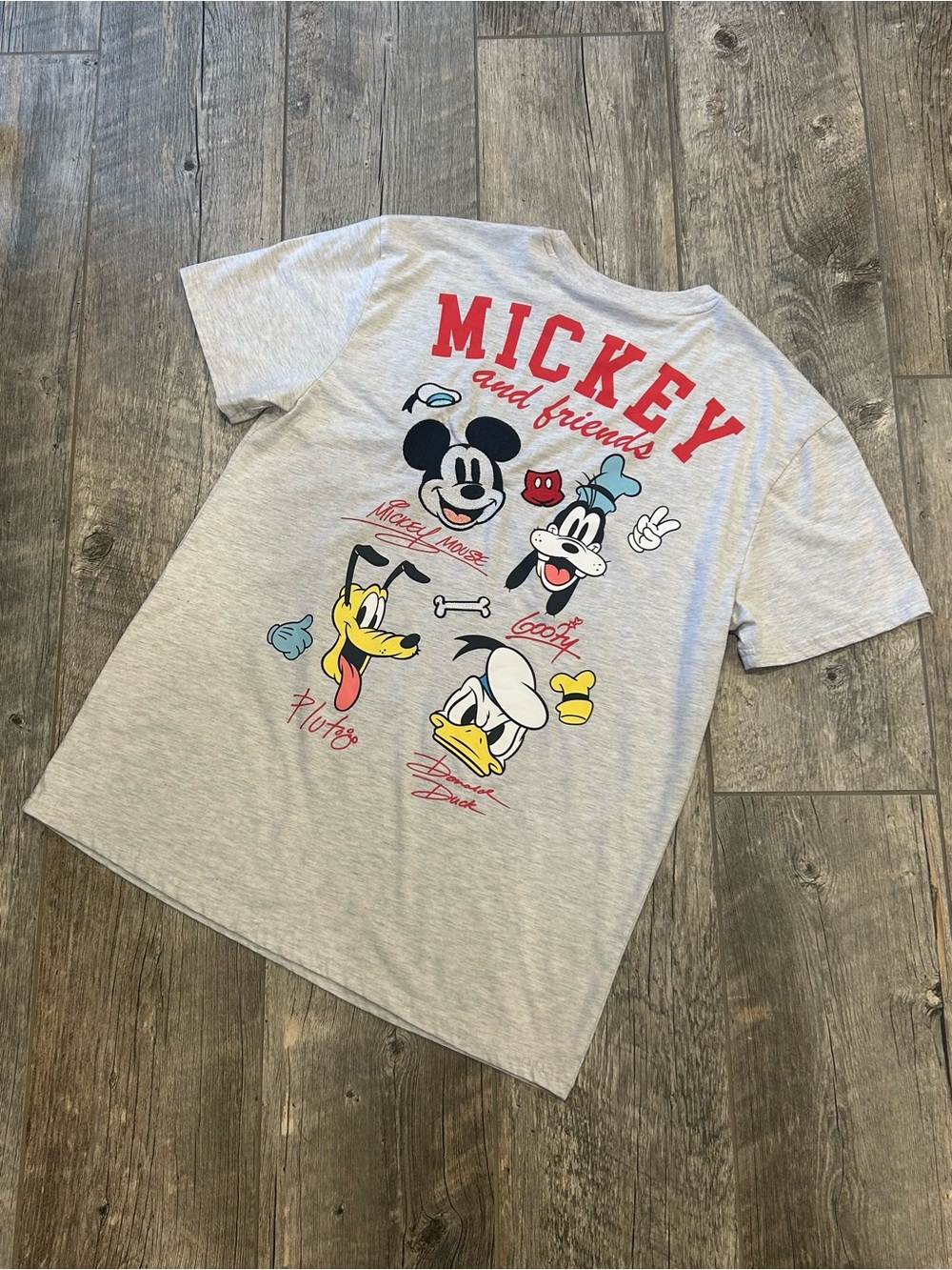 Disne Light Gray Graphic Pocket T-Shirt size large